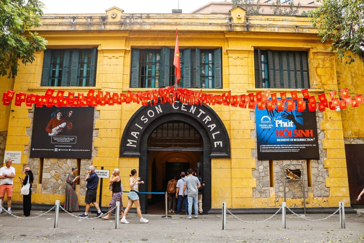 Discover the Hoa Lo Prison Relic – Dive into Vietnam’s History and Resilience
